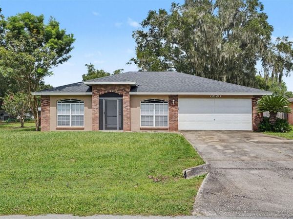 8520 CHERRY HILL DRIVE , LAKELAND, FL 33810