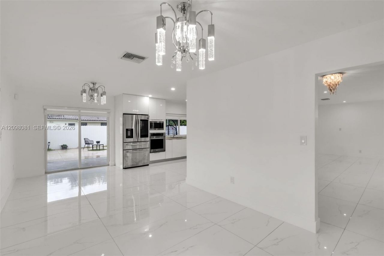 6951 S Miami Lakeway S , Miami Lakes, FL 33014 Photo