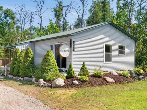 3899 Hiawatha Trail, Petoskey, MI 49770
