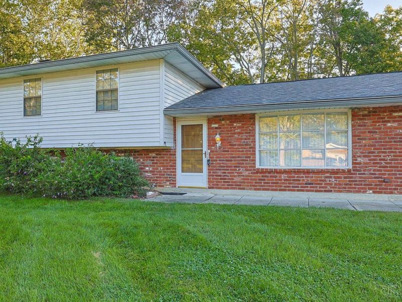 5466 Cedar Breaks Court, Fairfield, OH 45014 Photo 2