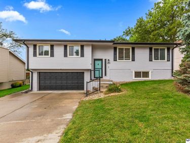 11017 Y Street, Omaha, NE 68137