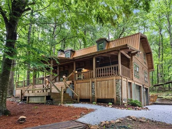 61 Lake Coweta Trail , Newnan, GA 30263