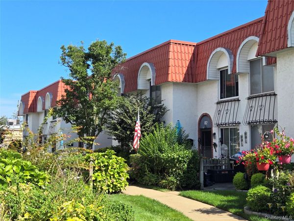 82 Alhambra Drive , Oceanside, NY 11572