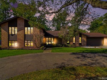 23433 Riverview Drive, Southfield, Mi 48034