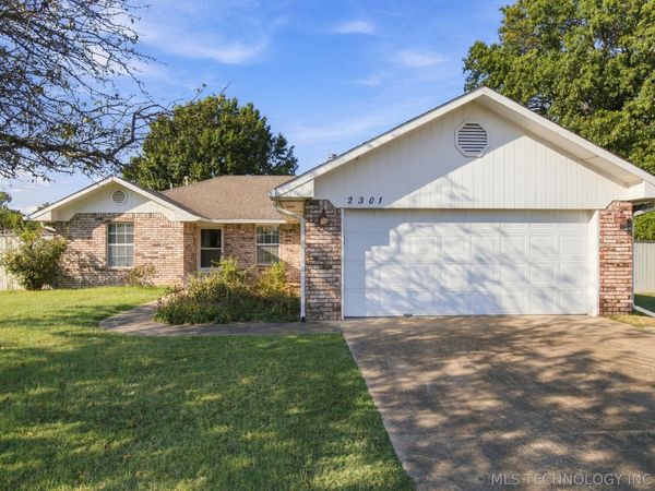 2301 Piney Point Avenue, Okmulgee, OK 74447
