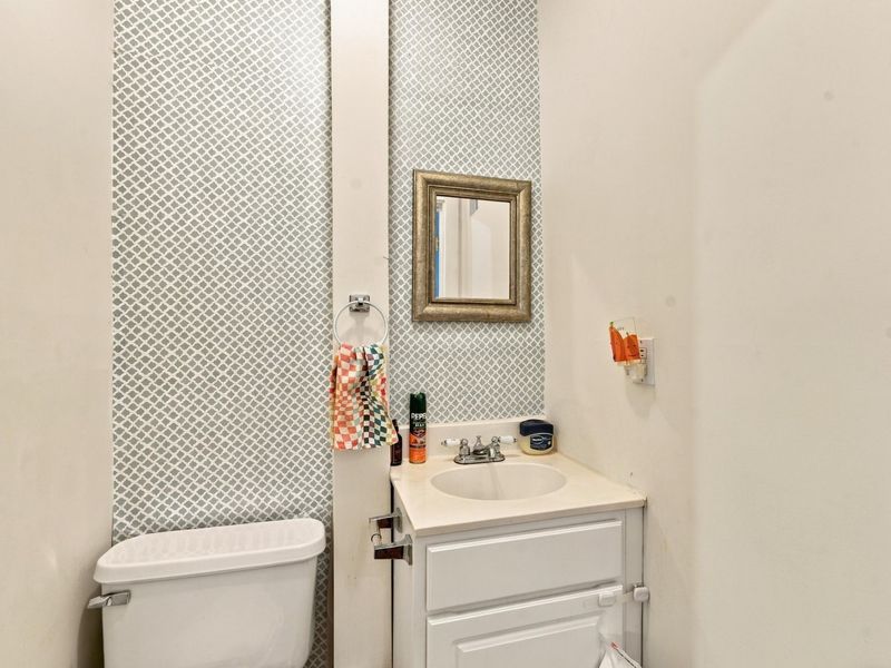 1102 Mt Pleasant Avenue, Columbus, OH 43201 Photo 4