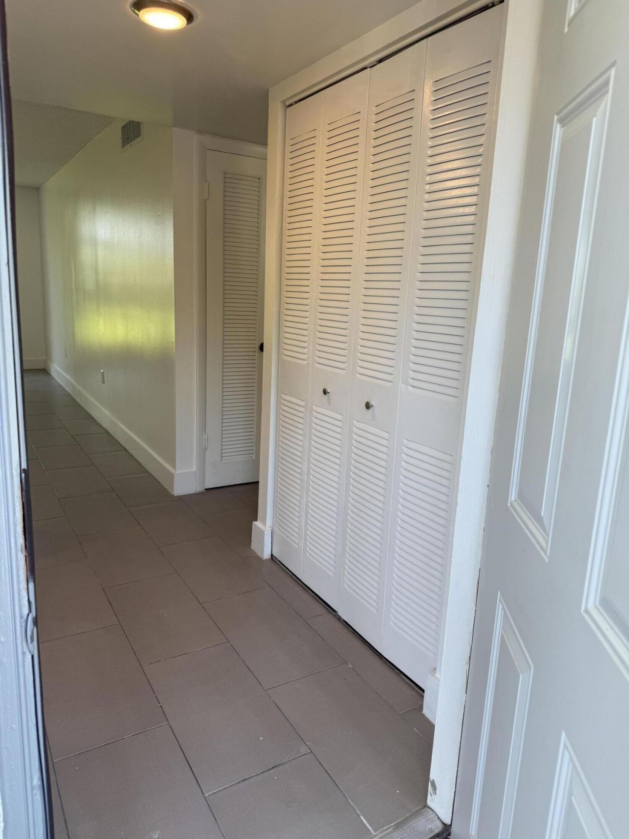 8225 Sunrise Lakes Boulevard, Unit 106, Sunrise, FL 33322 Photo