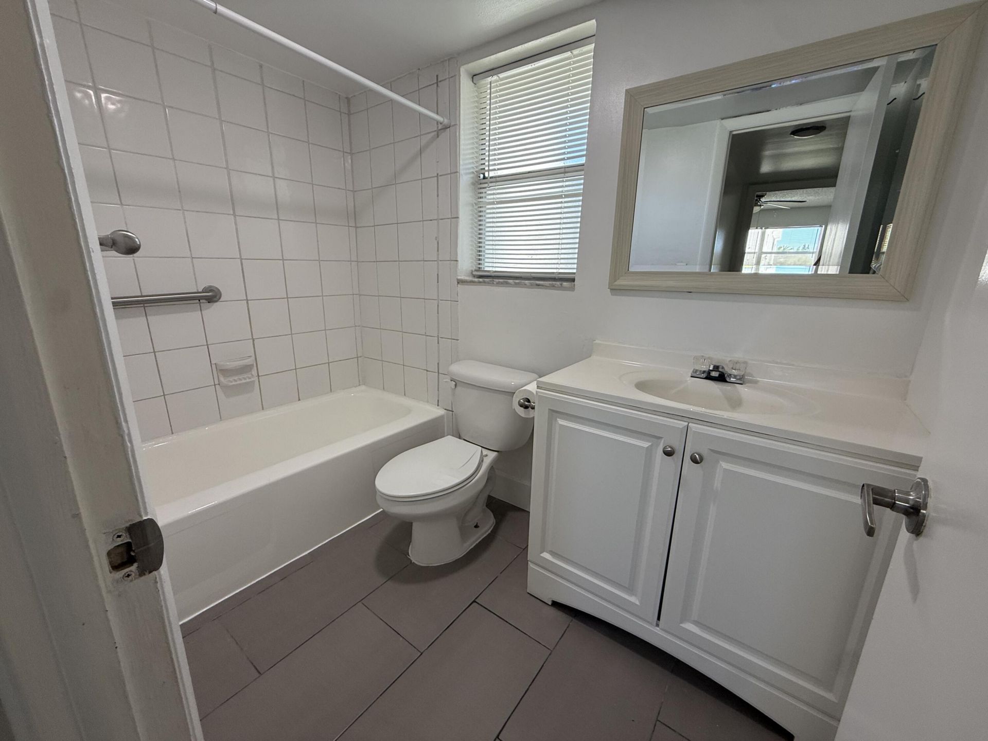 8225 Sunrise Lakes Boulevard, Unit 106, Sunrise, FL 33322 Photo