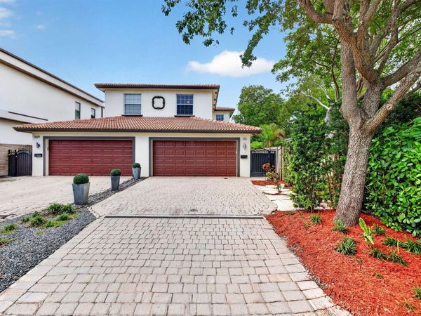1111 NE 16TH Avenue, Fort Lauderdale, FL 33304