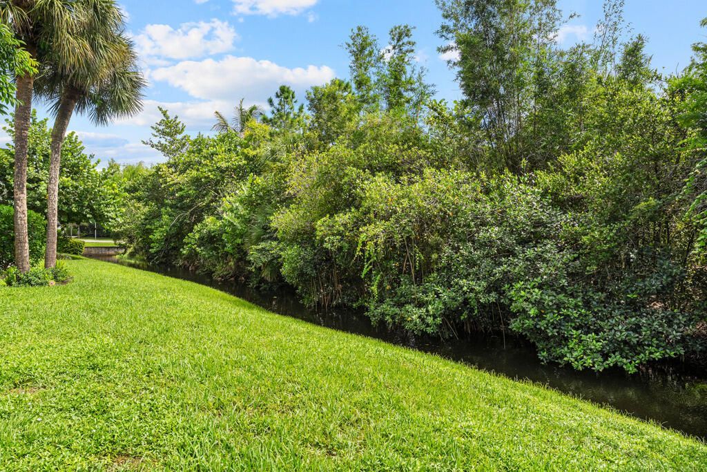 1605 S Us Highway 1, Unit F106, Jupiter, FL 33477 Photo