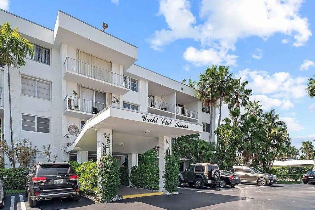 917 N Flagler Drive, Unit 304, West Palm Beach, FL 33401 Main Photo