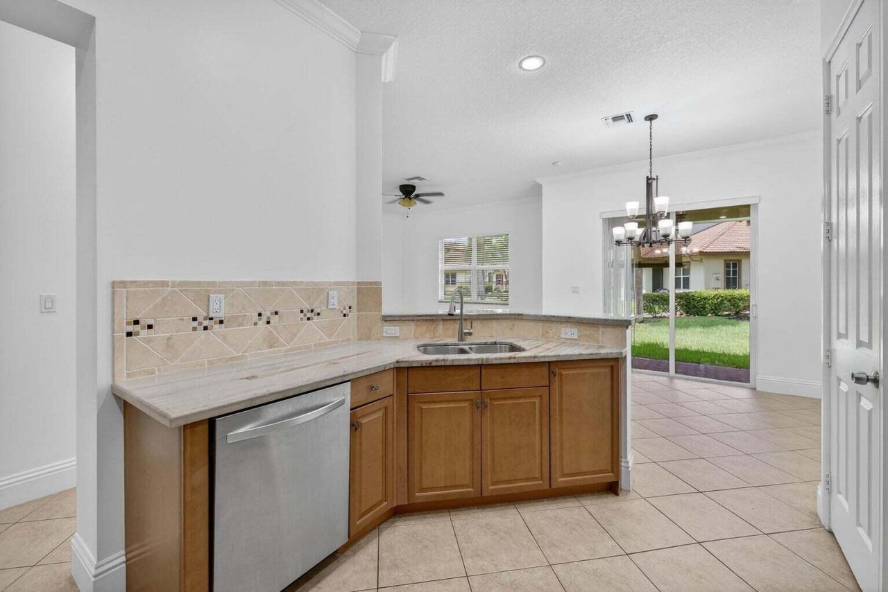 6072 NW 116th Drive, Coral Springs, FL 33076 Photo