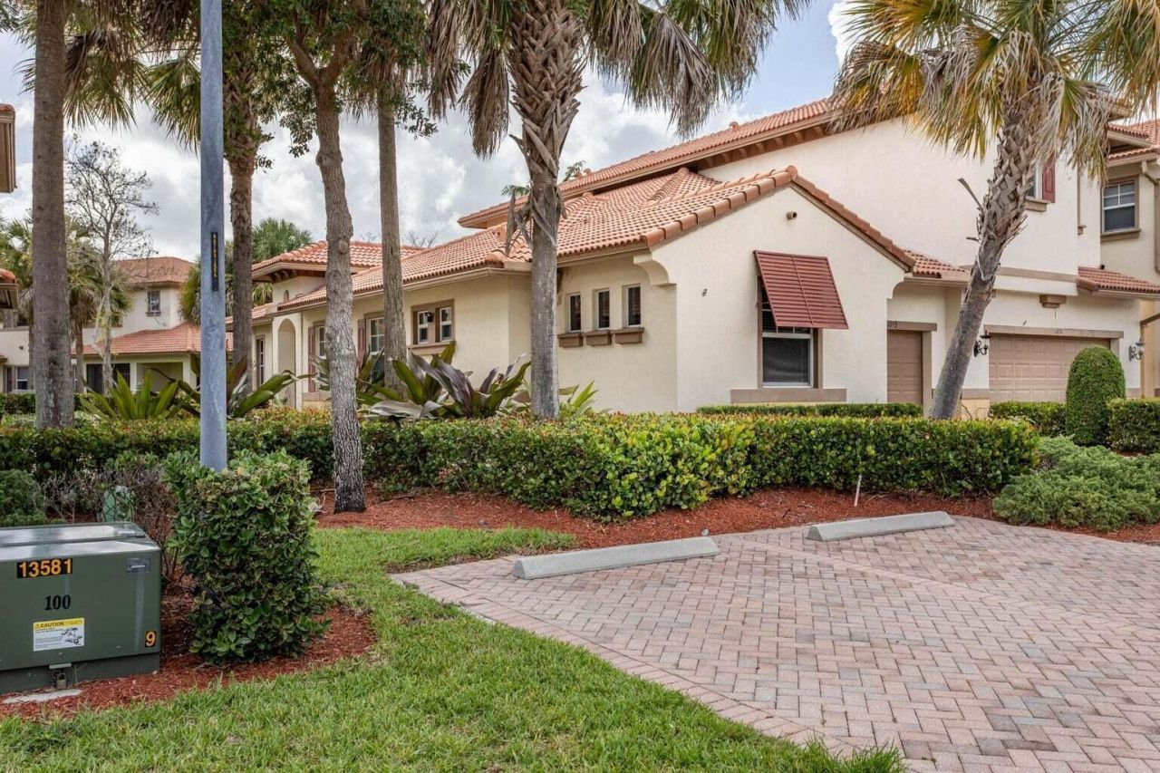 6072 NW 116th Drive, Coral Springs, FL 33076 Photo