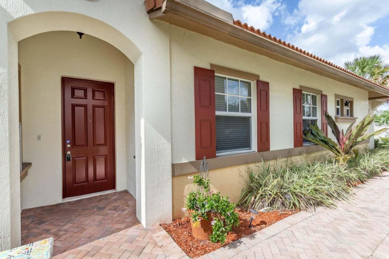 6072 NW 116th Drive, Coral Springs, FL 33076 Photo