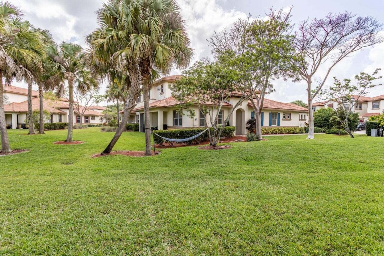 6072 NW 116th Drive, Coral Springs, FL 33076 Photo