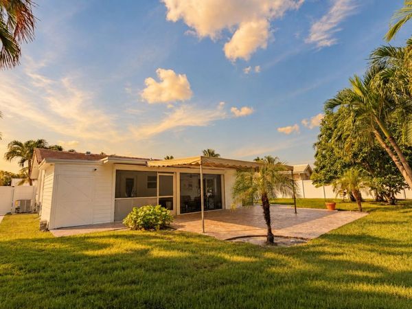 121 TACOMA Lane, Palm Beach Shores, FL 33404