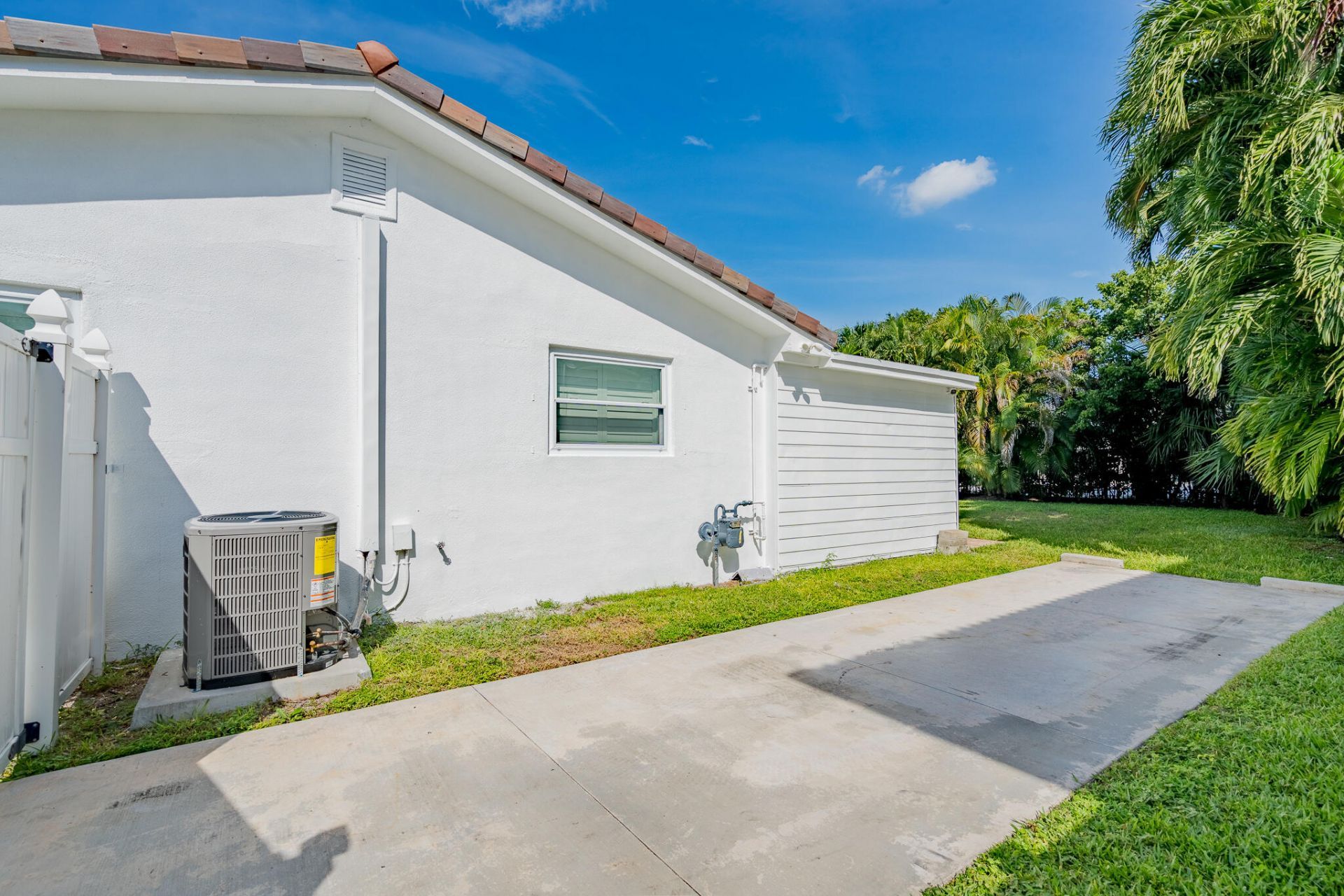 121 Tacoma Lane, Palm Beach Shores, FL 33404 Photo