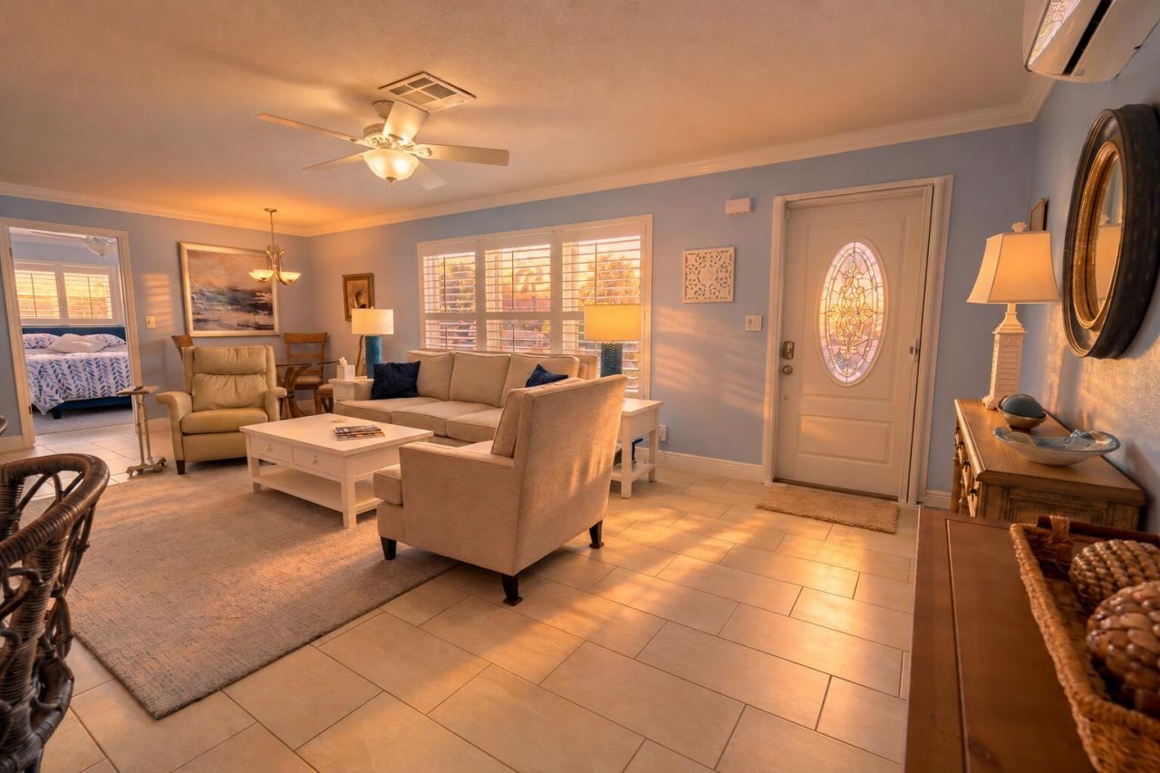 121 Tacoma Lane, Palm Beach Shores, FL 33404 Photo