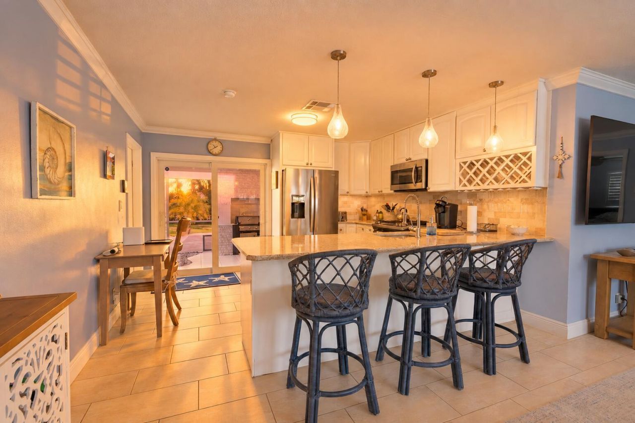 121 Tacoma Lane, Palm Beach Shores, FL 33404 Photo