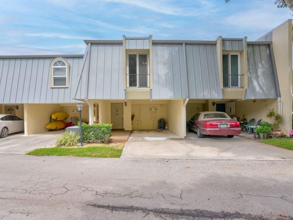 390 GOLFVIEW Road, Unit B, North Palm Beach, FL 33408