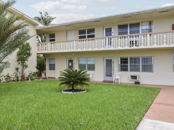 112 Salisbury, Unit E, West Palm Beach, FL 33417