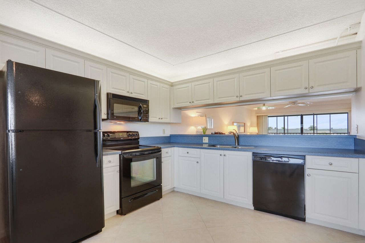 275 Palm Avenue, Unit A404, Jupiter, FL 33477 Photo