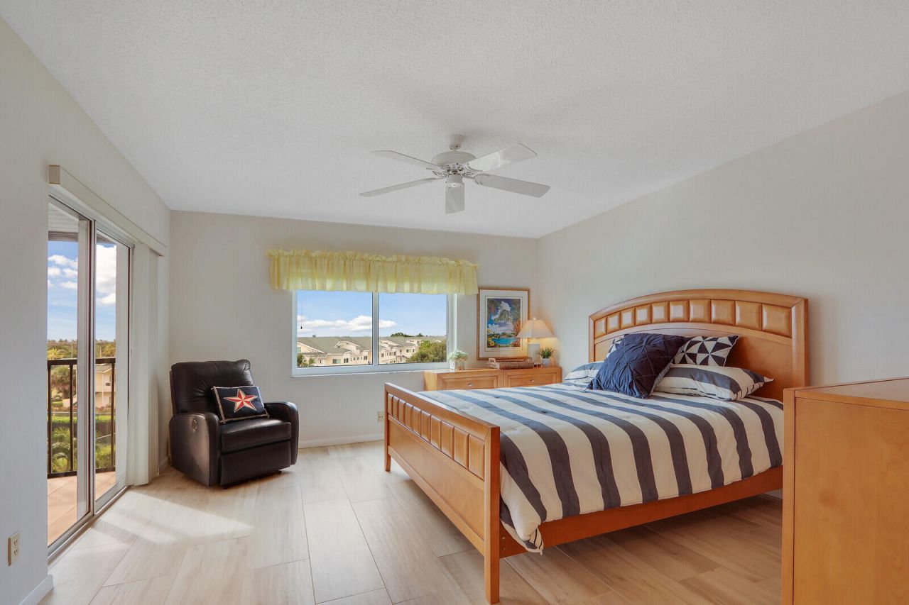 275 Palm Avenue, Unit A404, Jupiter, FL 33477 Photo