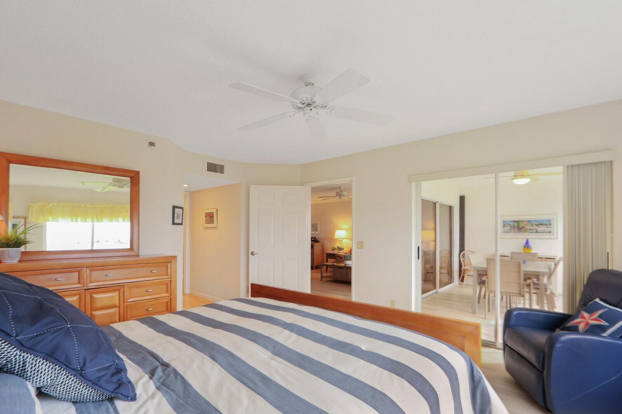 275 Palm Avenue, Unit A404, Jupiter, FL 33477 Photo