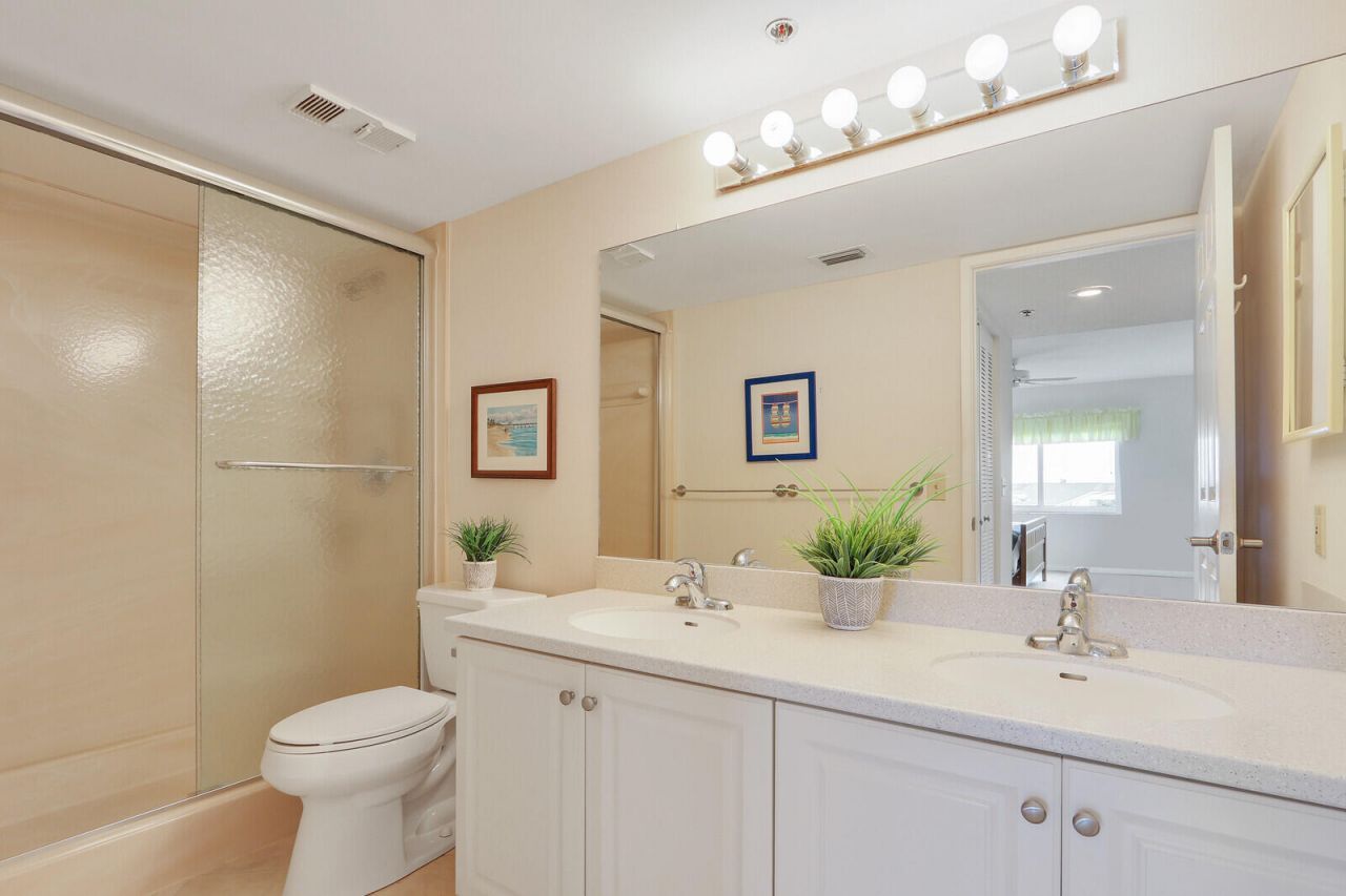 275 Palm Avenue, Unit A404, Jupiter, FL 33477 Photo