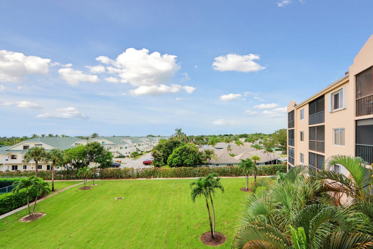 275 Palm Avenue, Unit A404, Jupiter, FL 33477 Photo