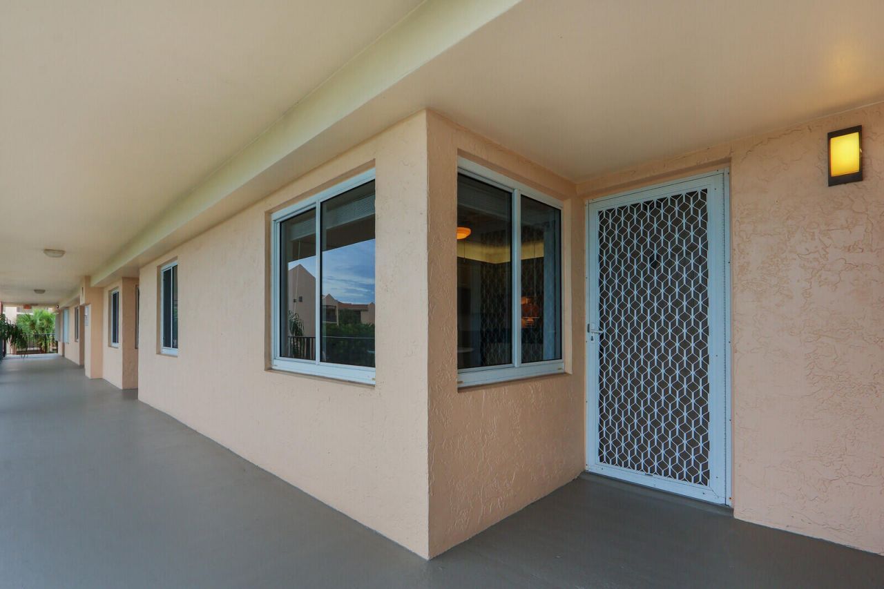 275 Palm Avenue, Unit A404, Jupiter, FL 33477 Photo