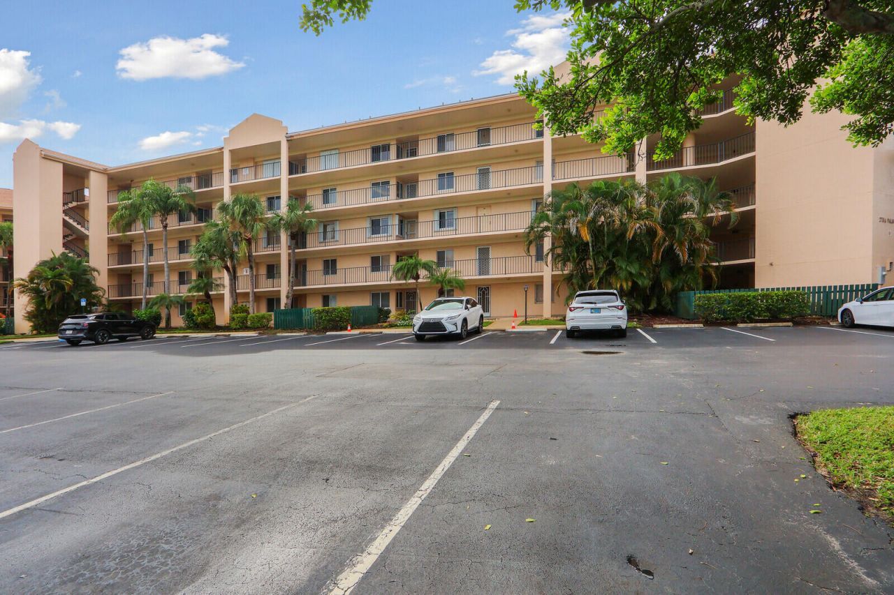 275 Palm Avenue, Unit A404, Jupiter, FL 33477 Photo