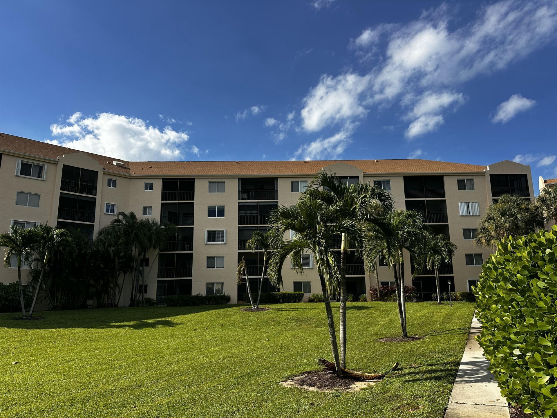 275 Palm Avenue, Unit A404, Jupiter, FL 33477 Photo