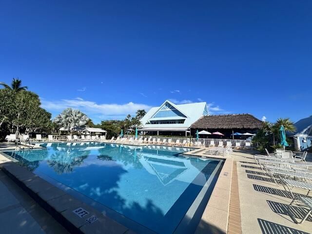 275 Palm Avenue, Unit A404, Jupiter, FL 33477 Photo