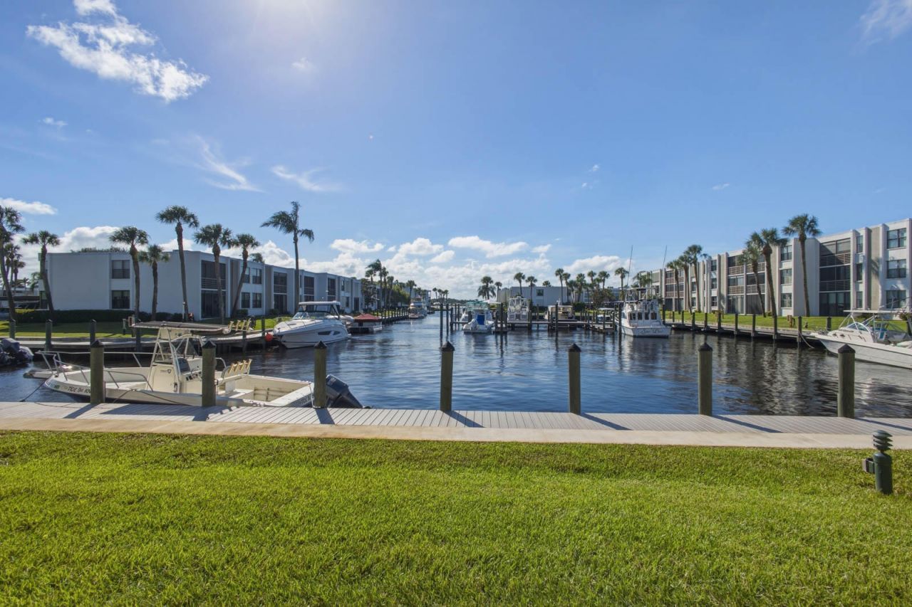 1950 SW Palm City Road, Unit 5-106, Stuart, FL 34994 Photo