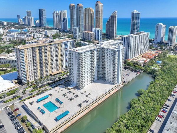 230 174th Street, Unit Apt 417, Sunny Isles Beach, FL 33160