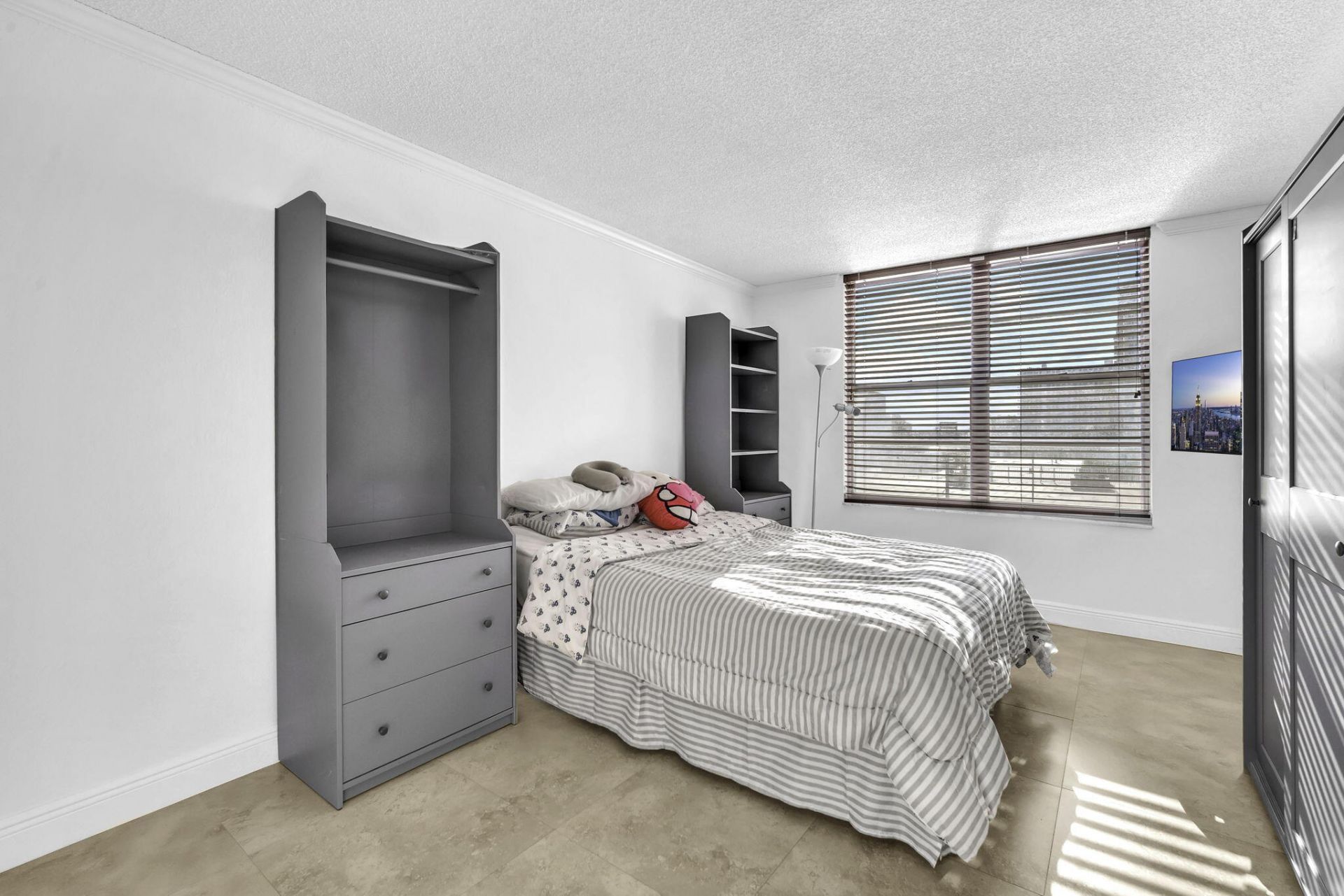 230 174th Street, Unit Apt 417, Sunny Isles Beach, FL 33160 Photo