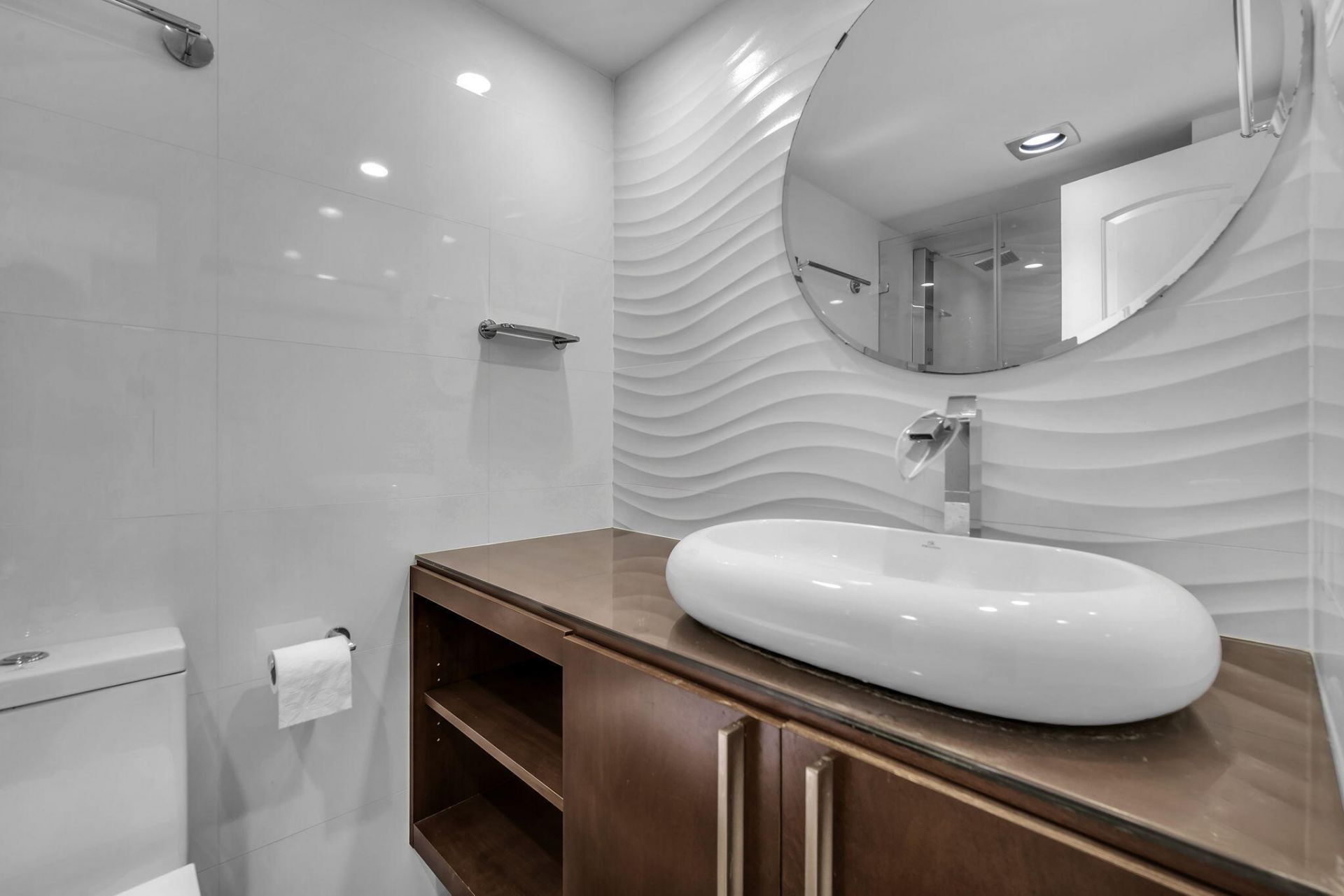230 174th Street, Unit Apt 417, Sunny Isles Beach, FL 33160 Photo