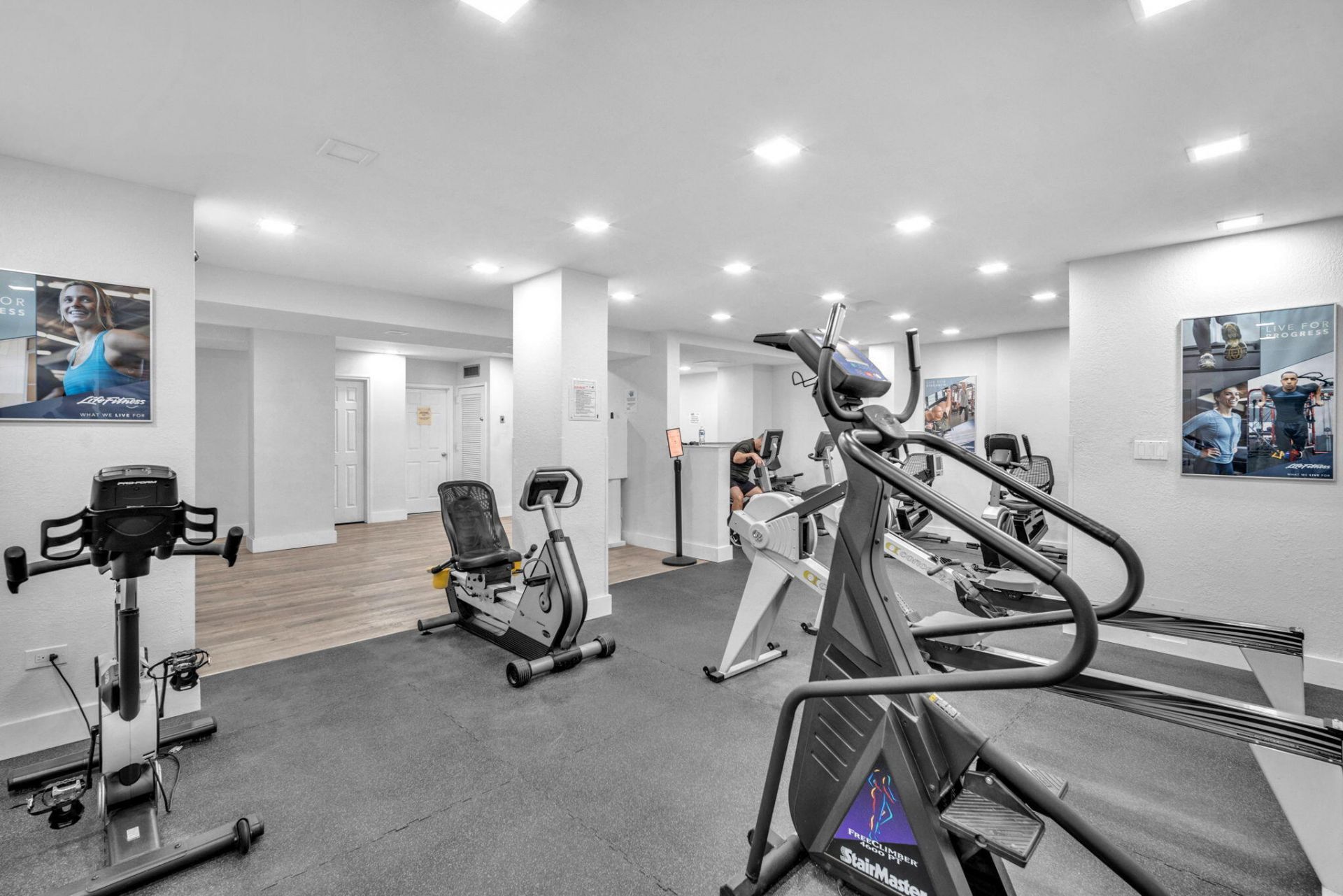 230 174th Street, Unit Apt 417, Sunny Isles Beach, FL 33160 Photo