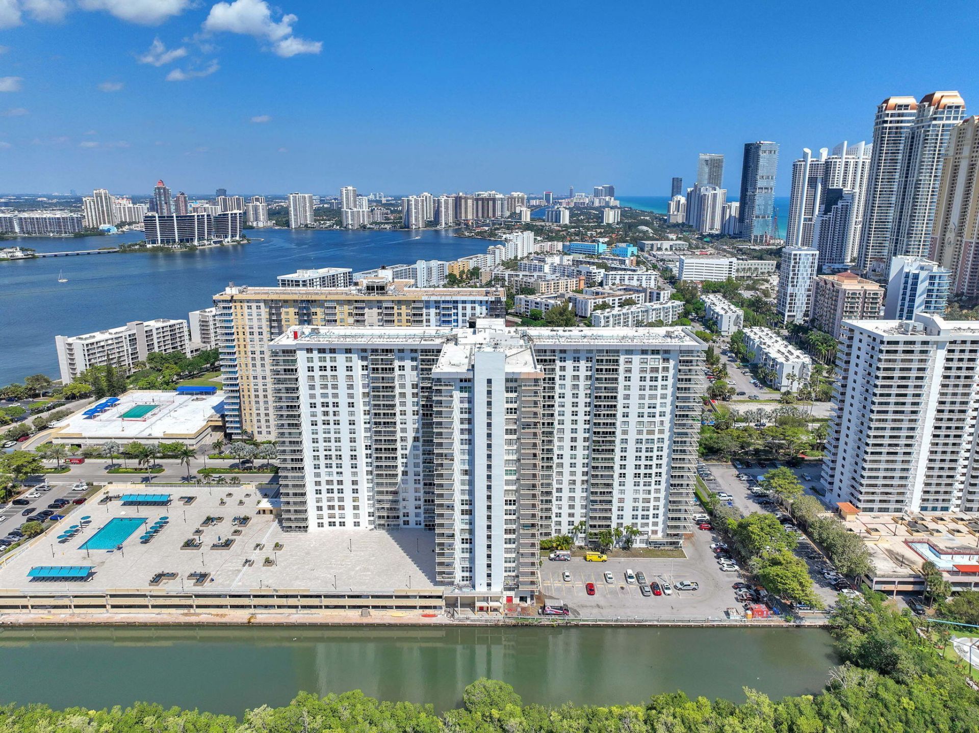 230 174th Street, Unit Apt 417, Sunny Isles Beach, FL 33160 Photo