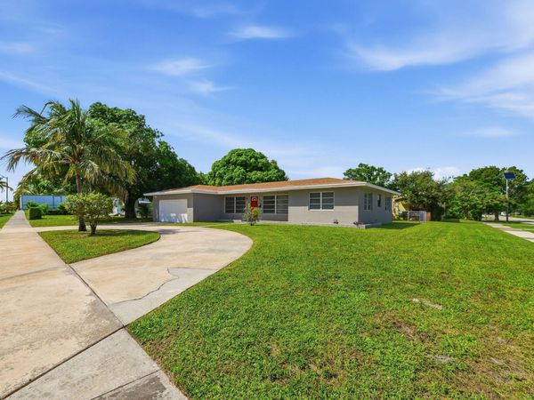 207 BAYBERRY Drive, Lake Park, FL 33403
