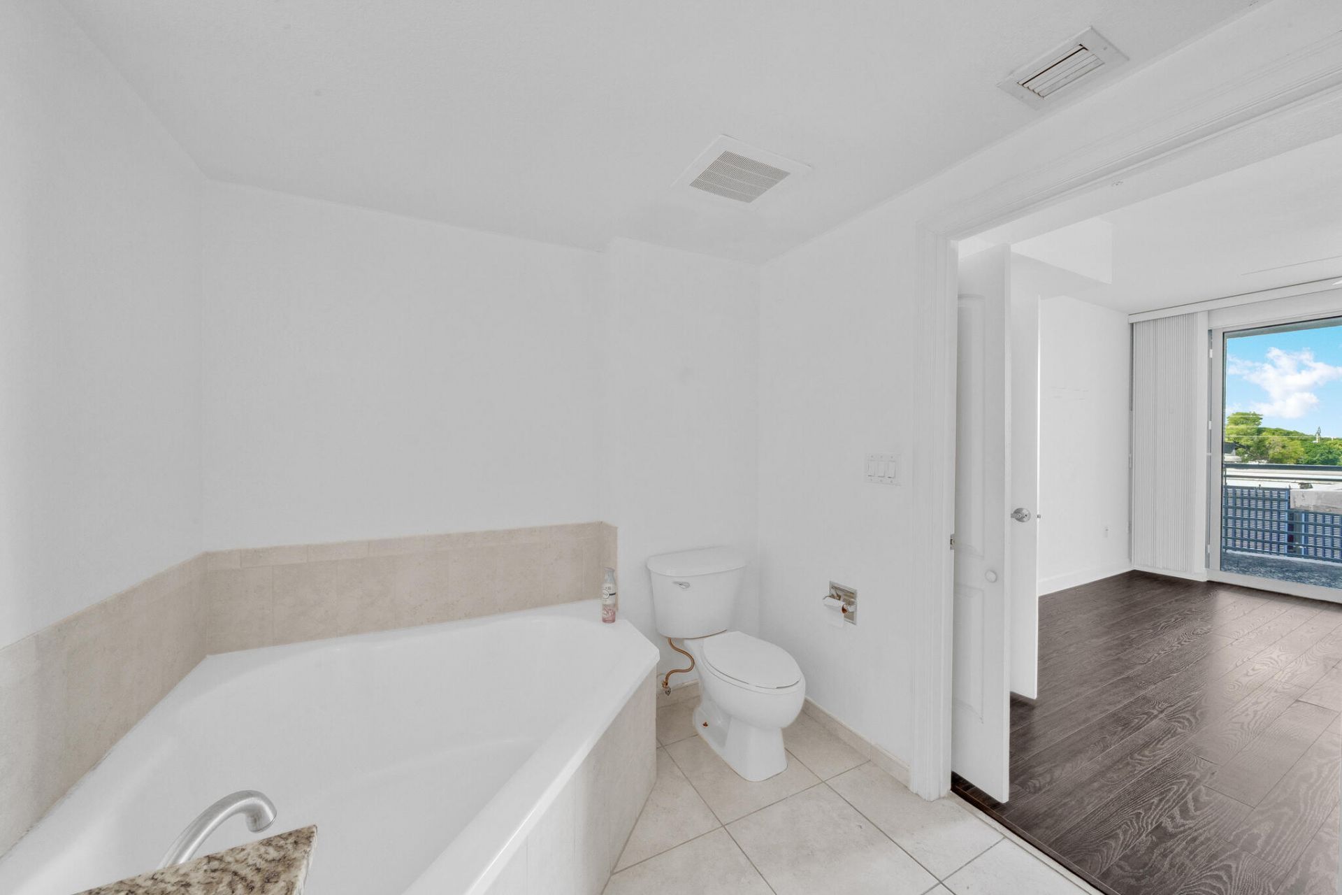 1830 Radius Drive, Unit 307, Hollywood, FL 33020 Photo