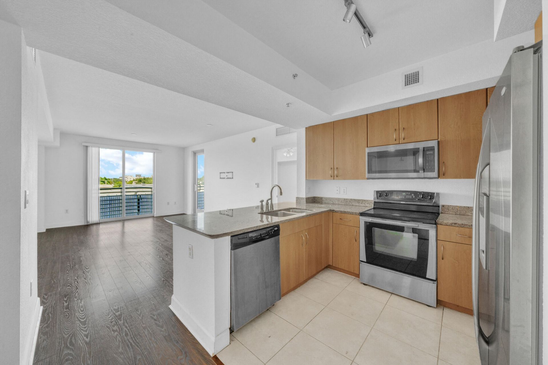 1830 Radius Drive, Unit 307, Hollywood, FL 33020 Photo