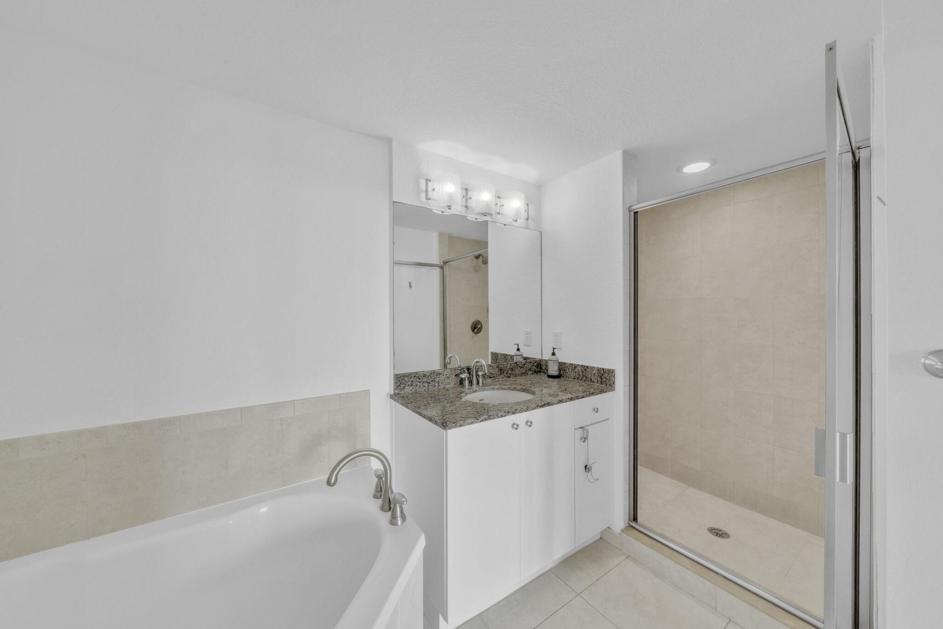 1830 Radius Drive, Unit 1009, Hollywood, FL 33020 Photo