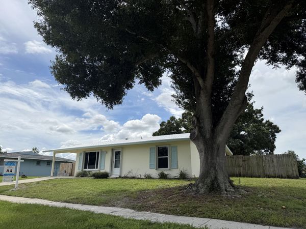 142 NE BRACKEN Road, Port St. Lucie, FL 34983