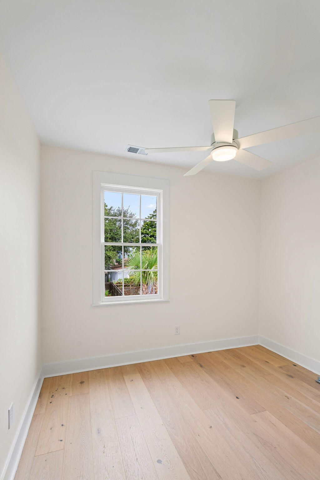 20 Addison Street Photo 12
