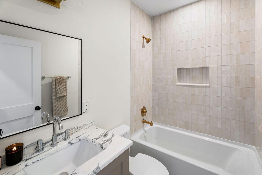 20 Addison Street Photo 13