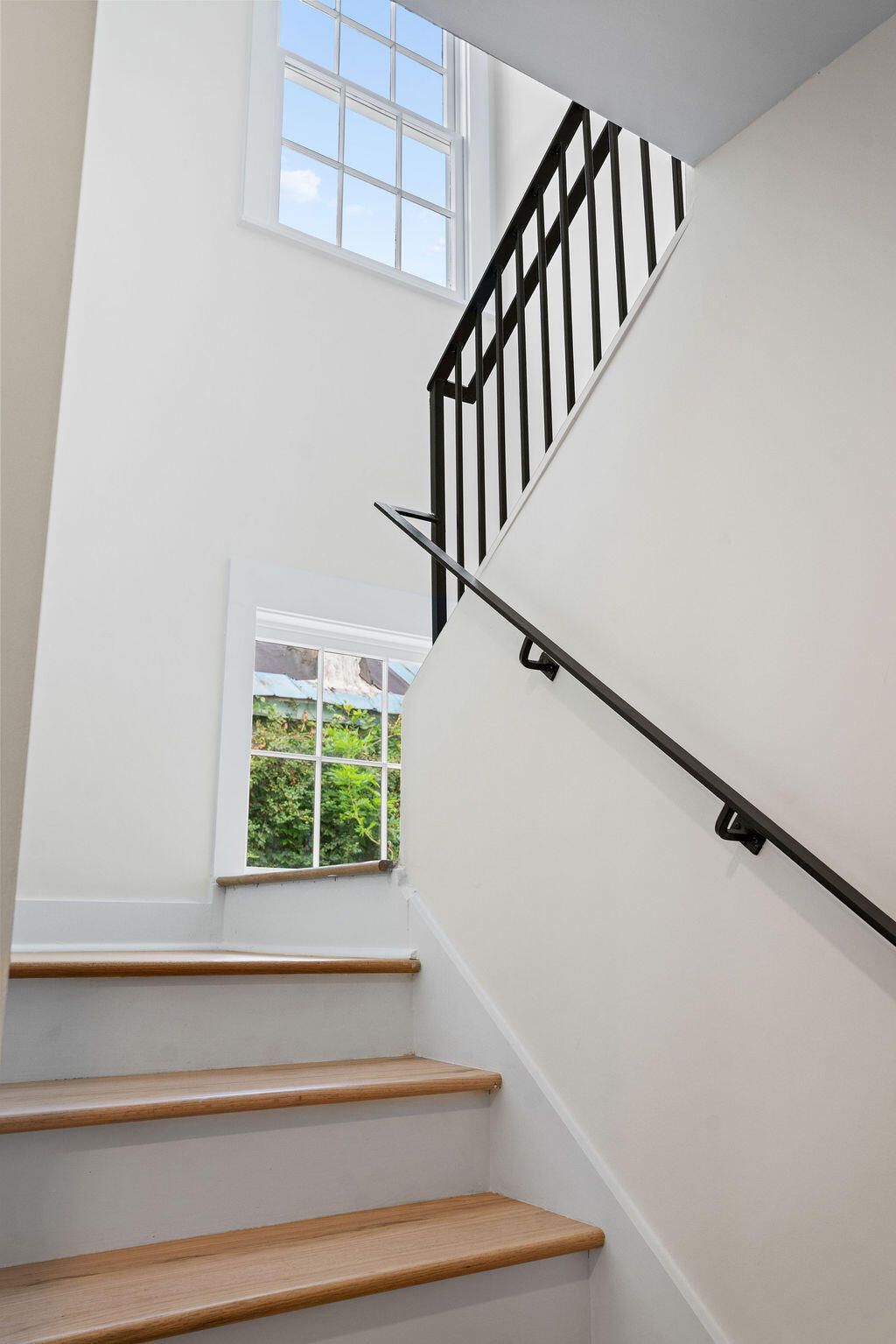 20 Addison Street Photo 14