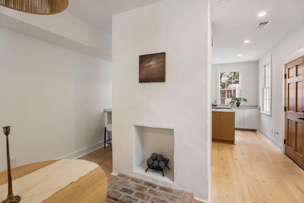 20 Addison Street Photo 9