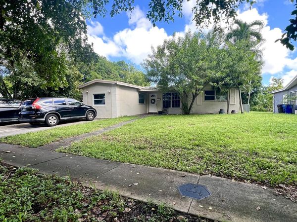 3999 NW 36TH Street, Lauderdale Lakes, FL 33309